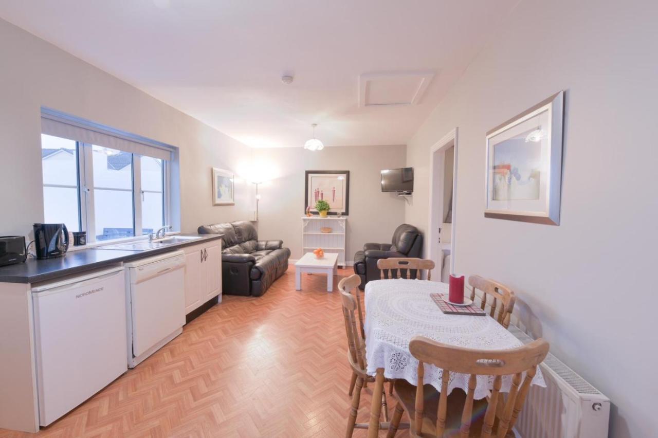 Ocean Breeze Apartment Lahinch Exterior photo