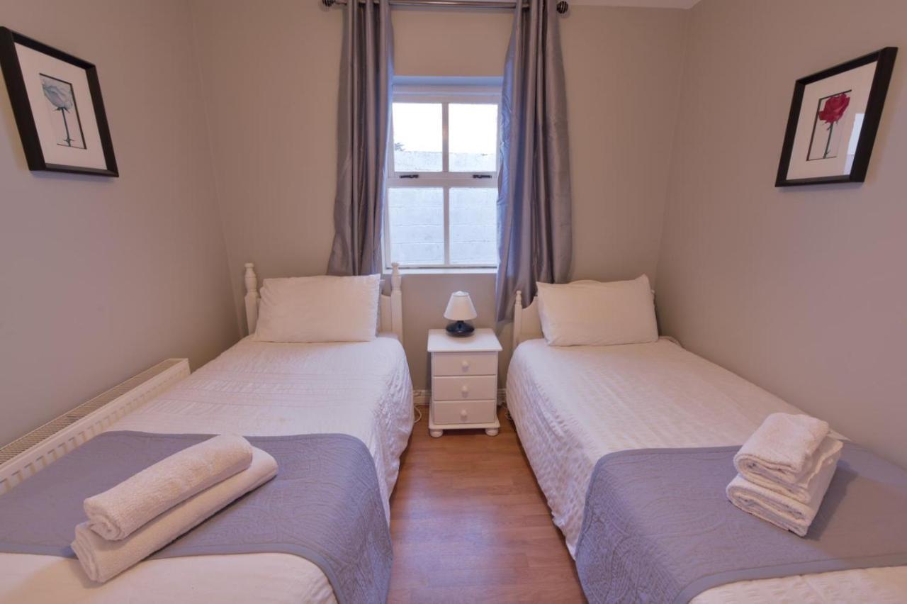 Ocean Breeze Apartment Lahinch Exterior photo